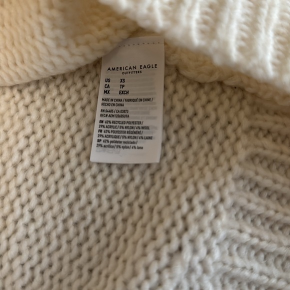 American Eagle NWT XS (S-M) oversize cream thick turtleneck knit sweater - Picture 5 of 8